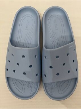CROCS CLASSIC SLIDE SANDAL MENS SIZE 10 WOMENS SIZE 12